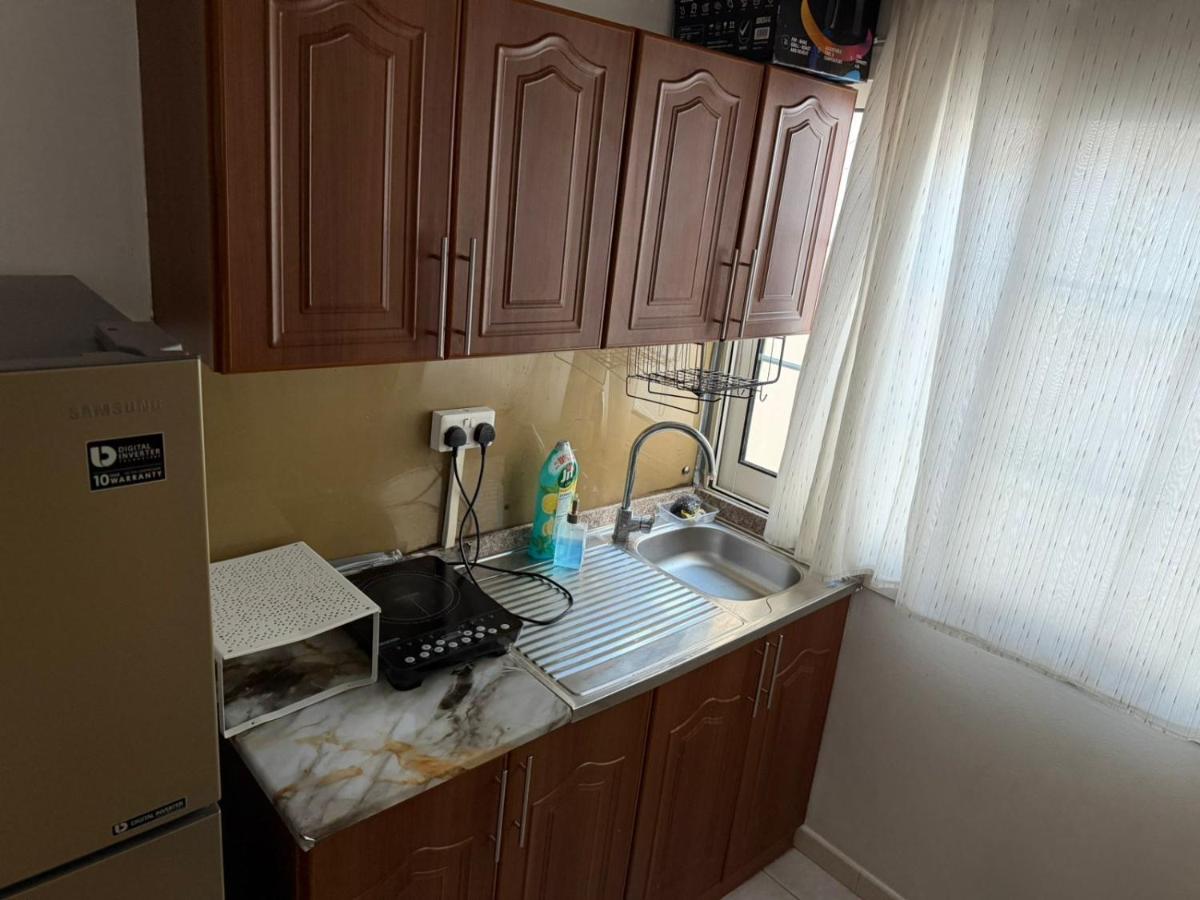 Studio Room with Private Bathroom & kitchen - 5