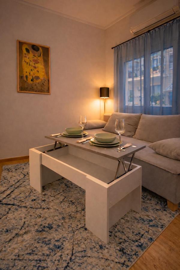 Minimal Urban Apartment near Kolonaki - 2