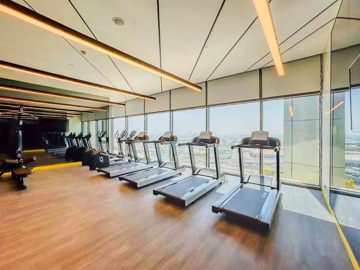 Vogue Vacation Homes, Business Bay Aykon City Close to Downtown Burj Khalifa and Dubai Mall Burj Khalifa and Dubai Mall, One Bedroom Apartment with Balcony and City View, Access to all Amenities - 4