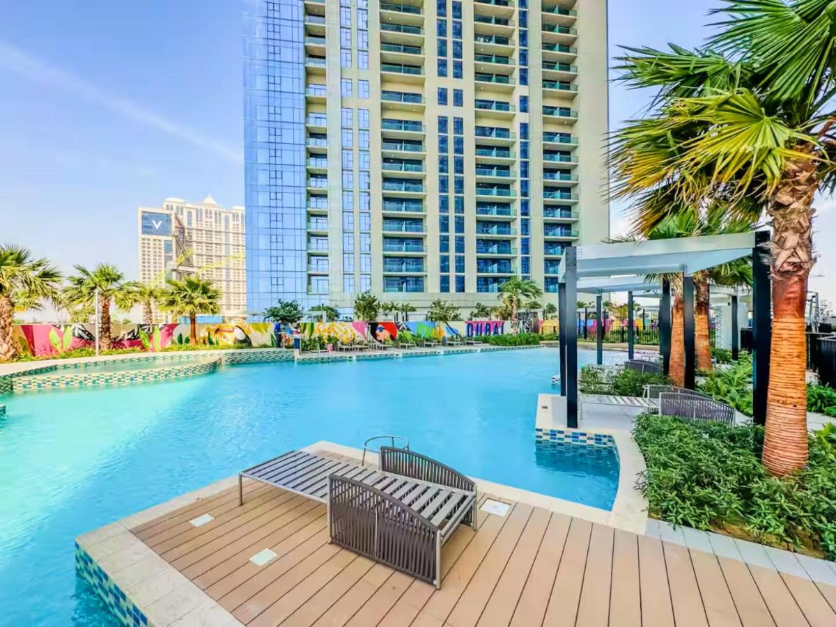 Vogue Vacation Homes, Business Bay Aykon City Close to Downtown Burj Khalifa and Dubai Mall Burj Khalifa and Dubai Mall, One Bedroom Apartment with Balcony and City View, Access to all Amenities