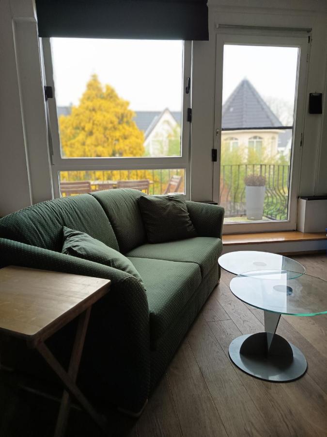 IN VILLA 60 qm APARTMENT max 4 per, 24 std Check-in,free parking, WIFI , TV,
