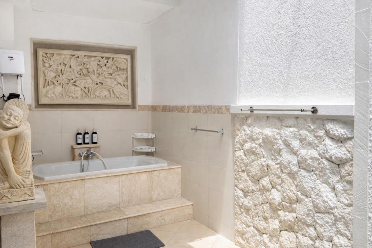 Acqua Villa Seminyak - 4