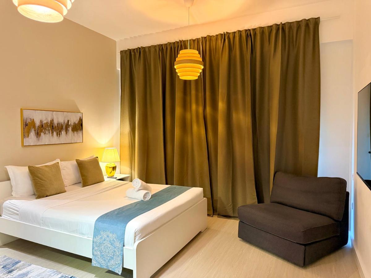 Prime Specious 4 BR Apt on JBR Beach near Metro, Walk to The Mall, Dining & Entertainment - By Sunkissed Holiday Homes - 4