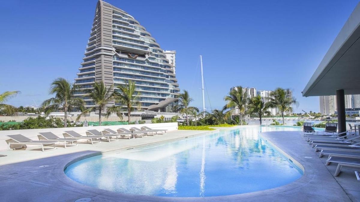 Luxury Waterfront Villa Puerto Cancun Marina