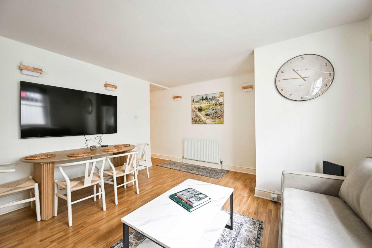 Chelsea Modern - Stylish Hideaway - 4