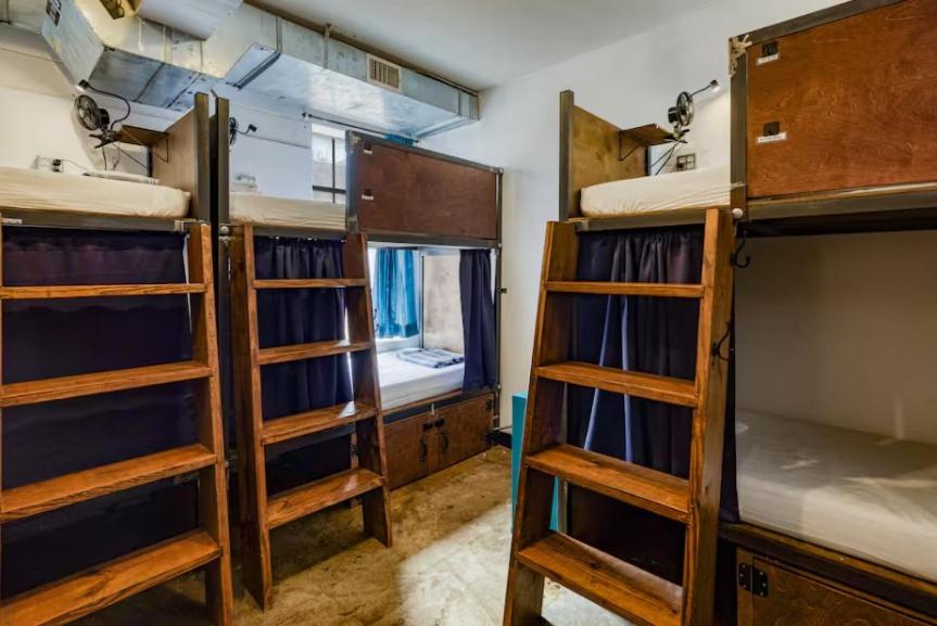 R&R Hostels Austin — photo 13