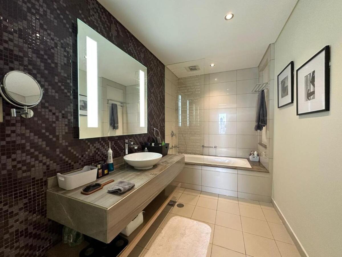 1BR with Burj Khalifa View in Paramount Hotel - 3