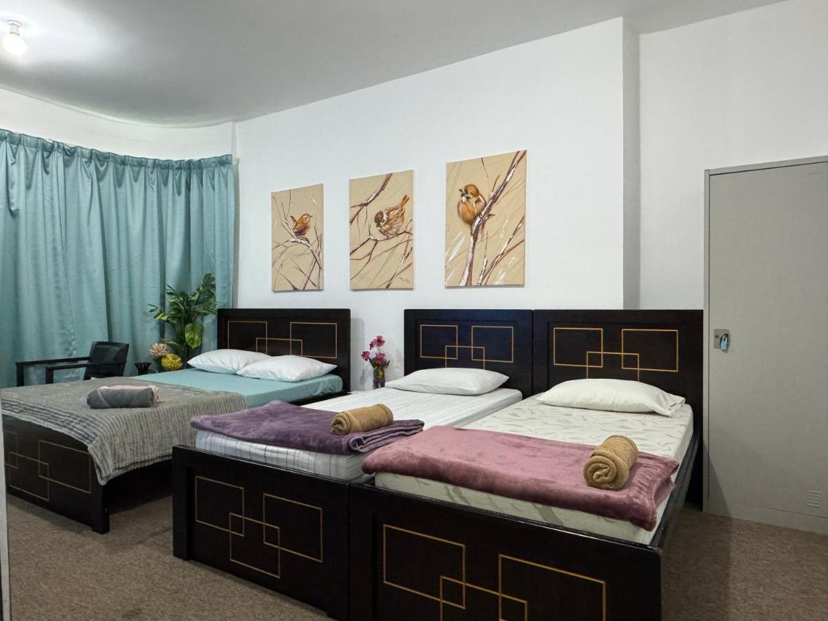 Central Hub Family Room - Private Bathroom - 4