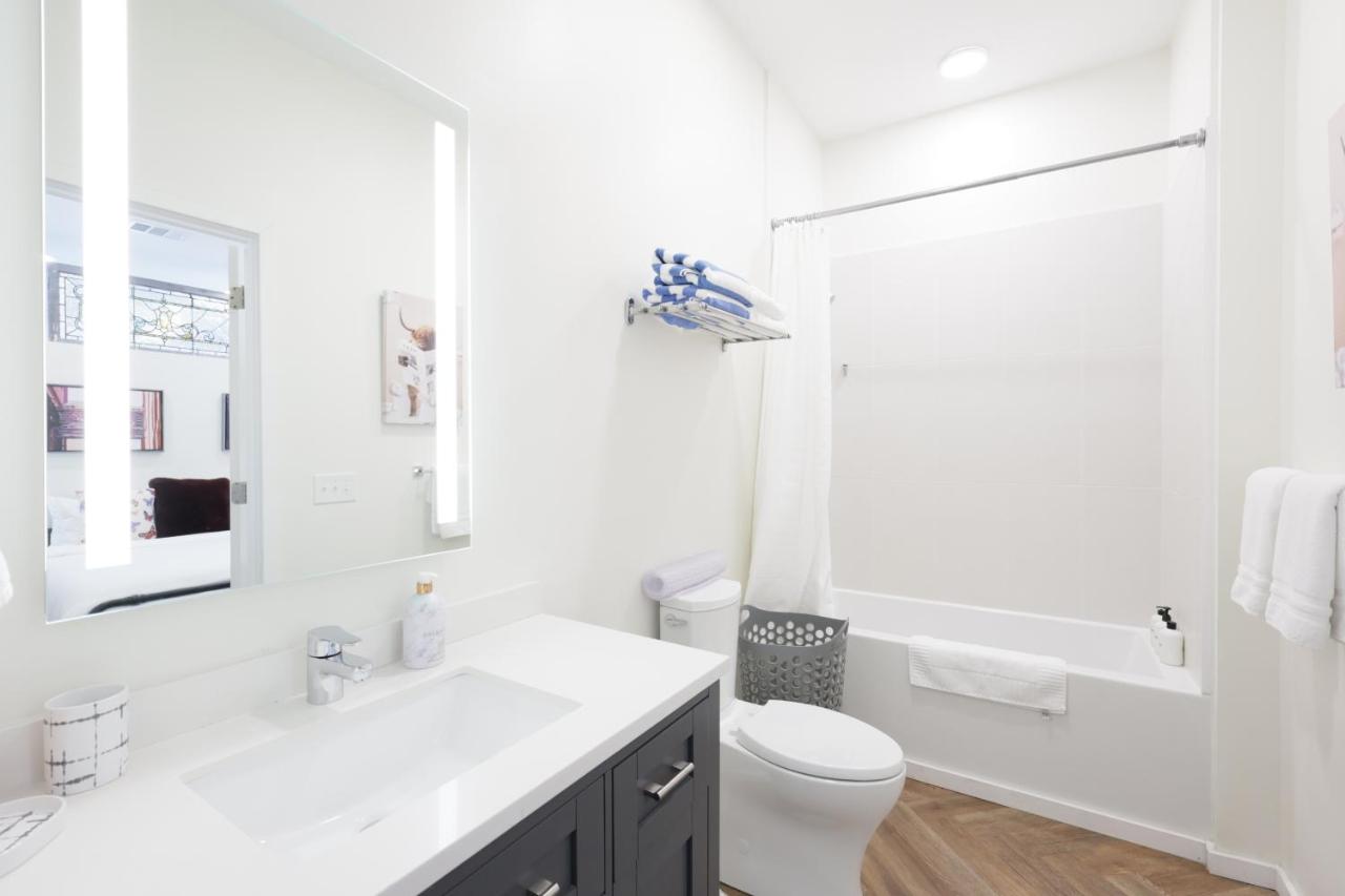 Downtown Luxury Pool Gym Free Parking 312 - 3