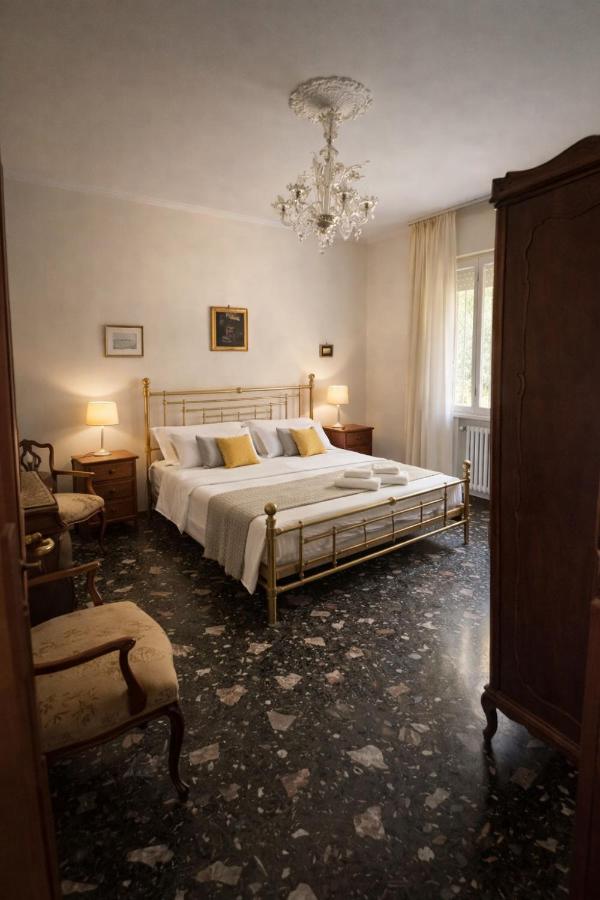 House in the park! Free parking and convenient to Venice