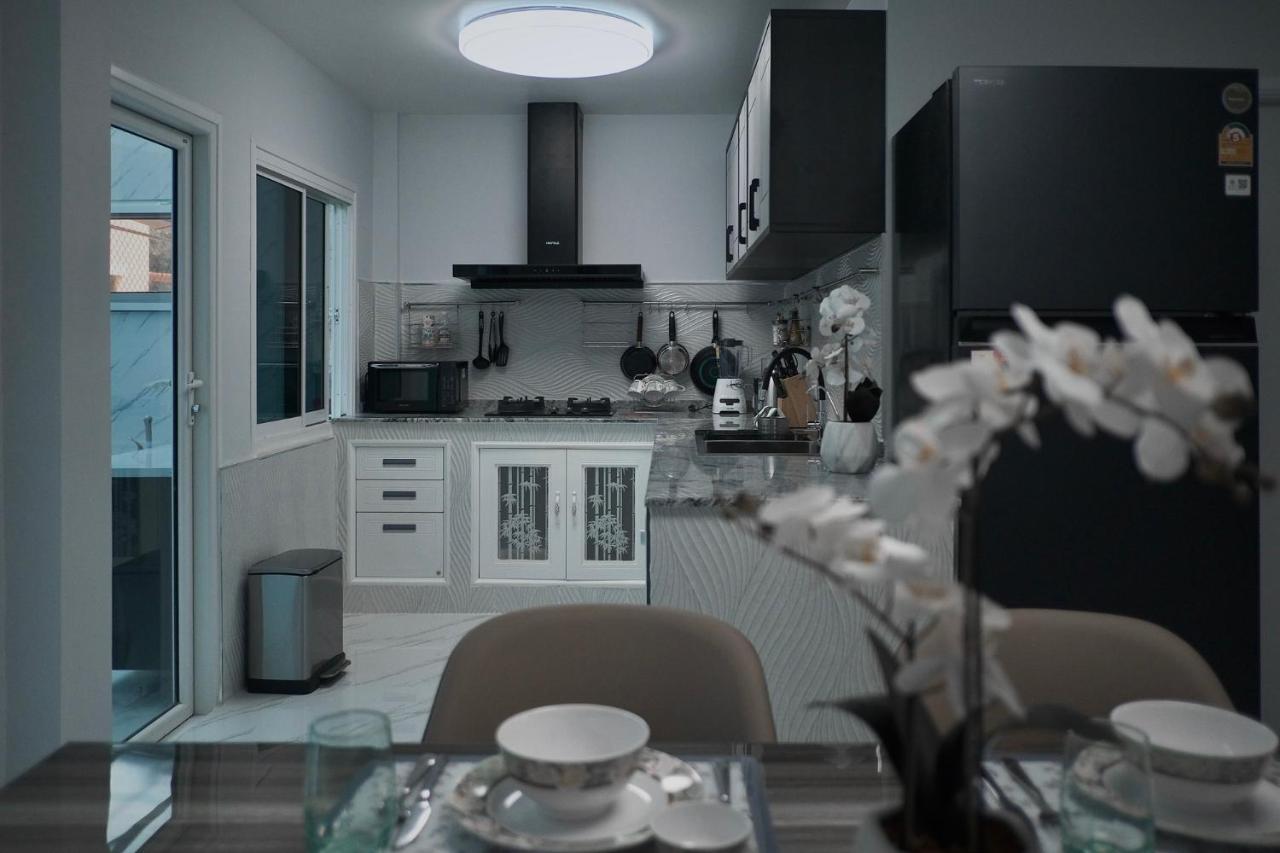 GORGEOUS NEW DESIGNED 4br KataBeach sweetHome - 5