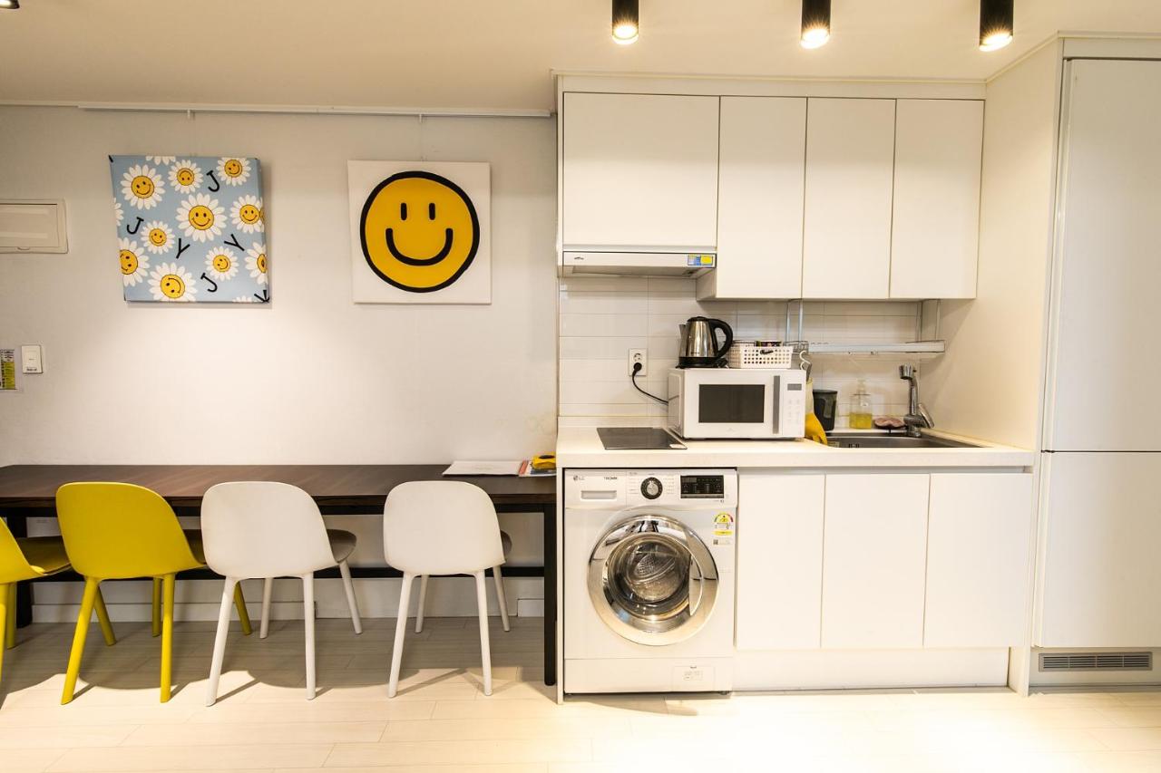 Modern Apt Near Seoul Station 3min I 20 off on long-term stay