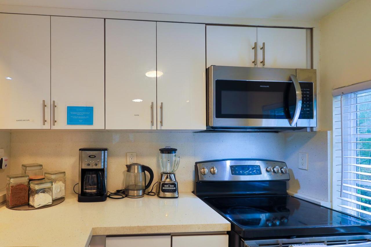 Artful 3BR Oasis in Little Haiti, Miami - 2