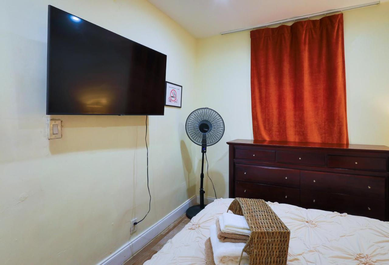 Artful 3BR Oasis in Little Haiti, Miami - 5