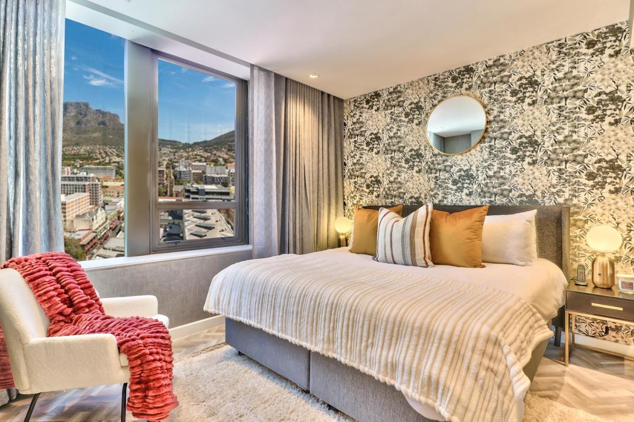 Luxury Apartment - Foreshore Place - 2