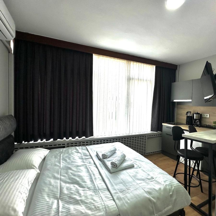 Accommodation Near the Bull Statue in Kadikoy - 2