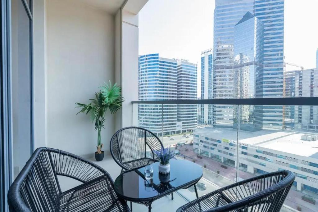 Vogue Vacation Homes, Downtown Bellevue Towers near Burj Khalifa and Dubai Mall, One bedroom Apartment with Balcony and City view, Access to all Amenities - 3