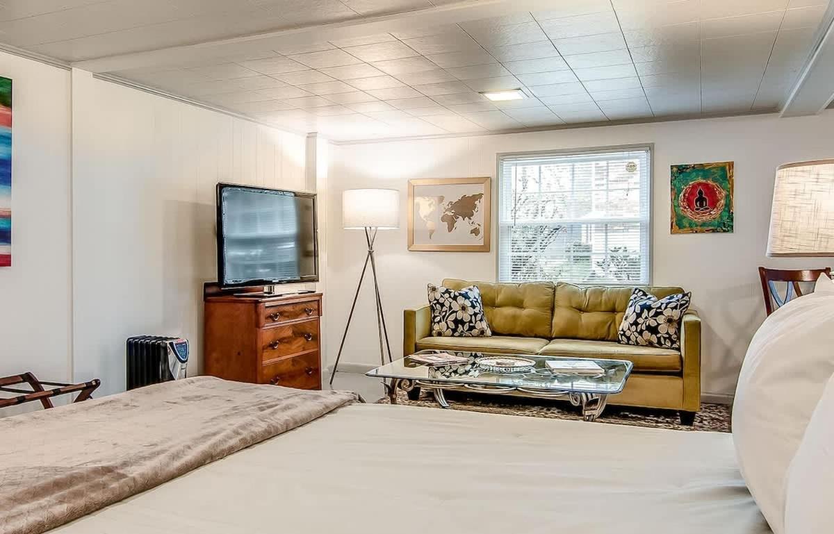 The Berrywood by Stay Local Nashville - 2