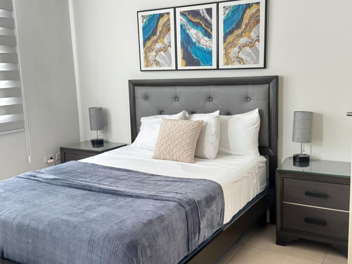 Parkhurst Lux Condo Near Devon House - 5