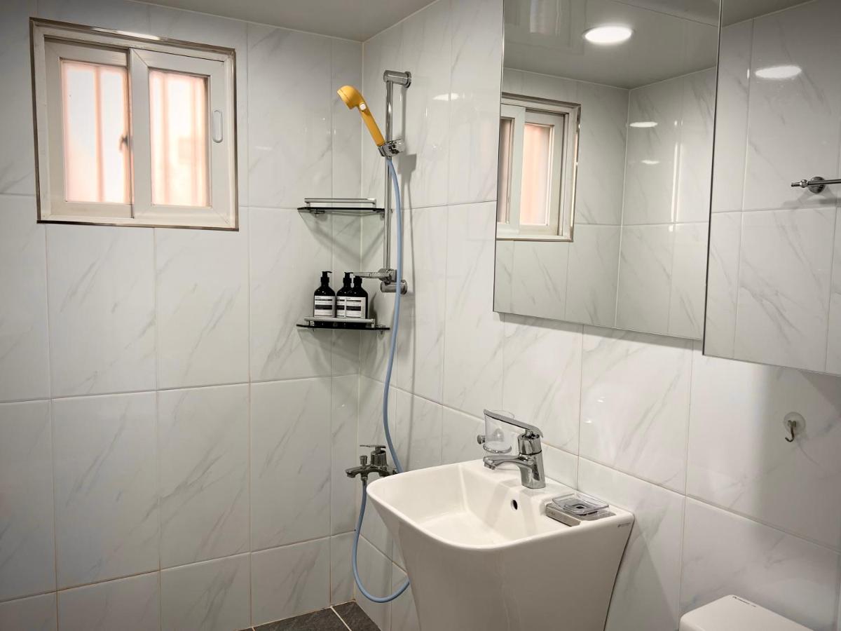 9min to Hapjeong Station, Cozy Stay for up to 6 Guests #3 - 3