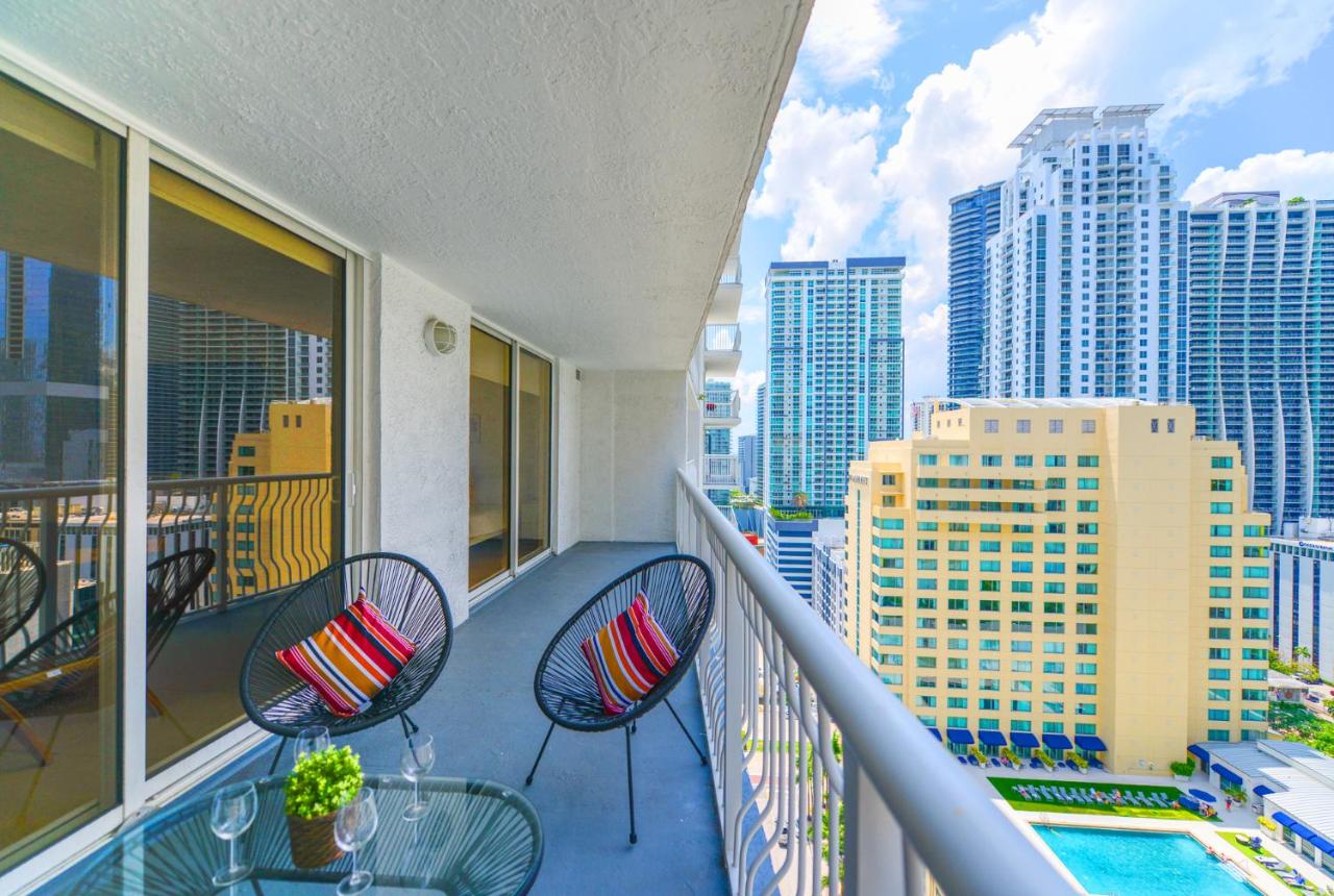 Modern Brickell Condo with City Views & Parking - 5