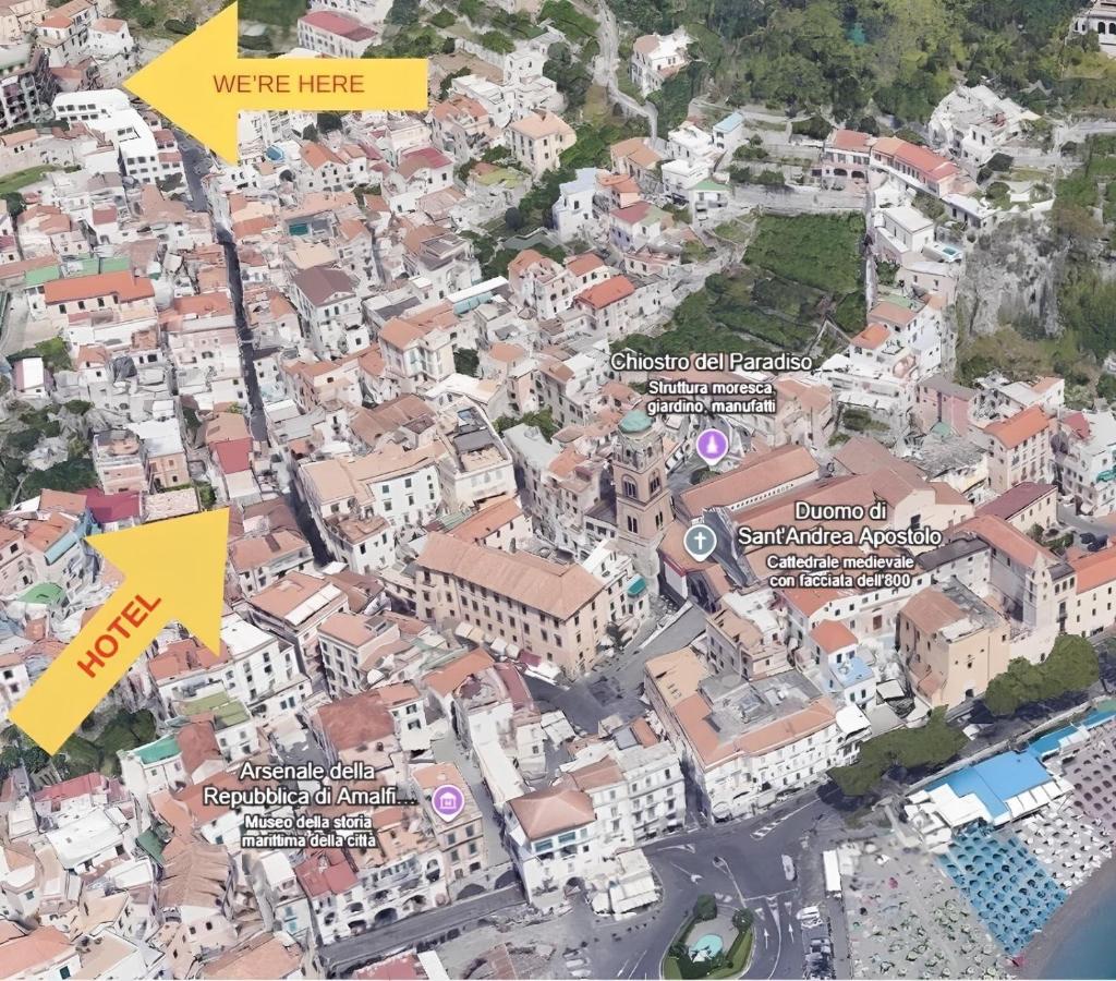 ApartHotel with Sea view, elevator only 2 stairs in the historical center At 350mt from the Cathedral