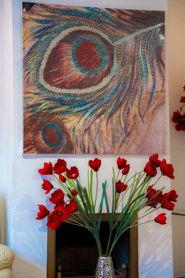 Stylish 3-Bed Lambeth Apartment Moments from Westminster & Brixton - 4