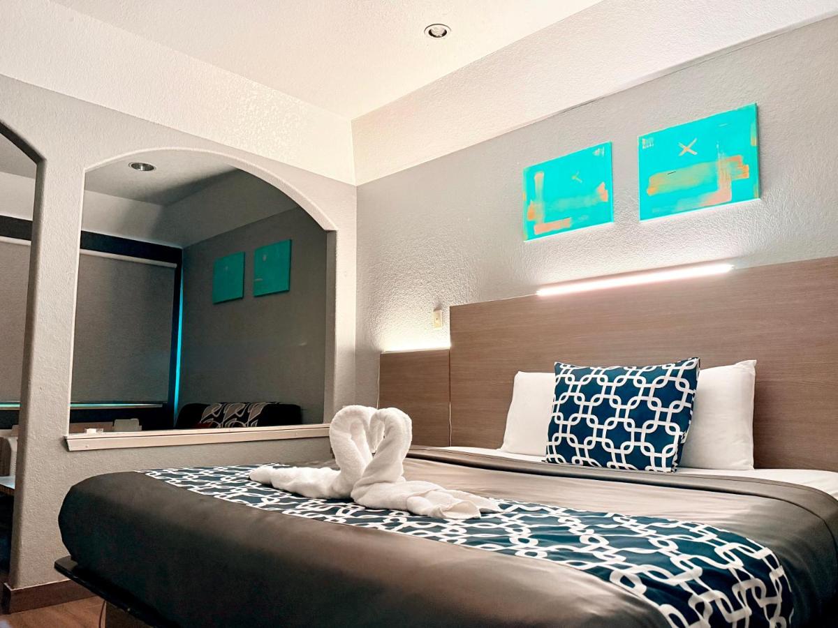Island Suites Hobby Airport — photo 4