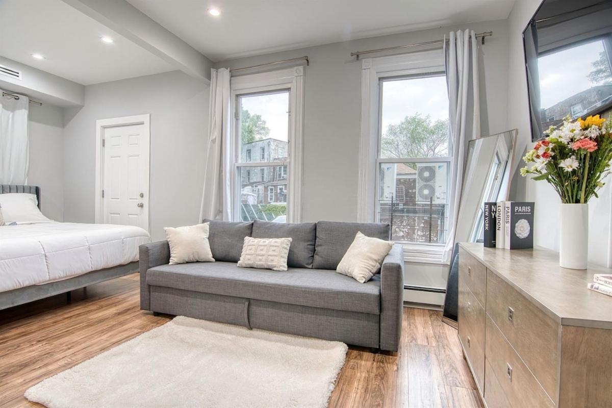 Serenity On The Reservoir Elegant 2BR Modern Oasis Brand-New Build, Luxe Touches & Lightning-Fast WiFi, AC - 2