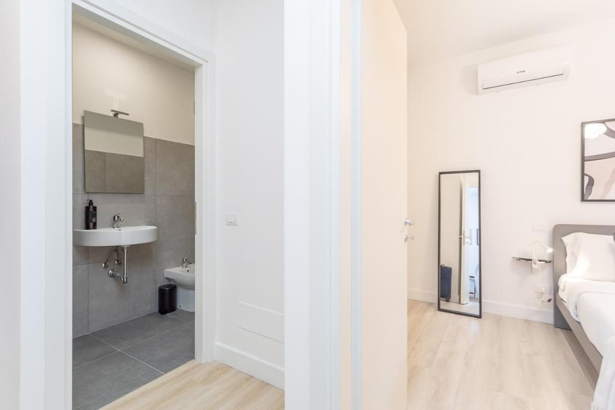 Urban Oasis with Patio Labicana Apartment near Termini - 3