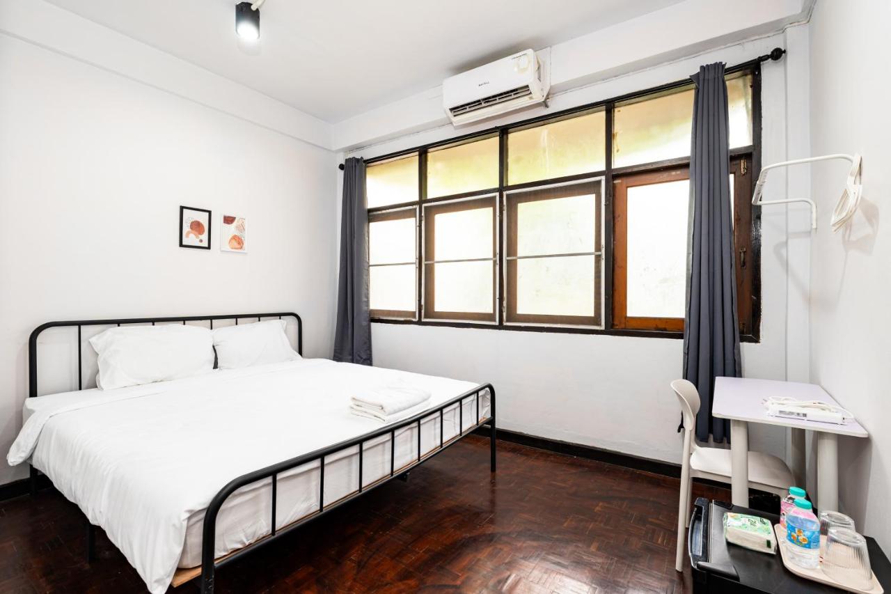 BAO The Giant Swing - เบา ศาลเจ้าพ่อเสือ ถนนตะนาว