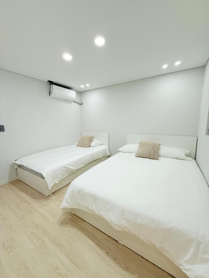 Hongdae Exit 3 50s Residence - 2