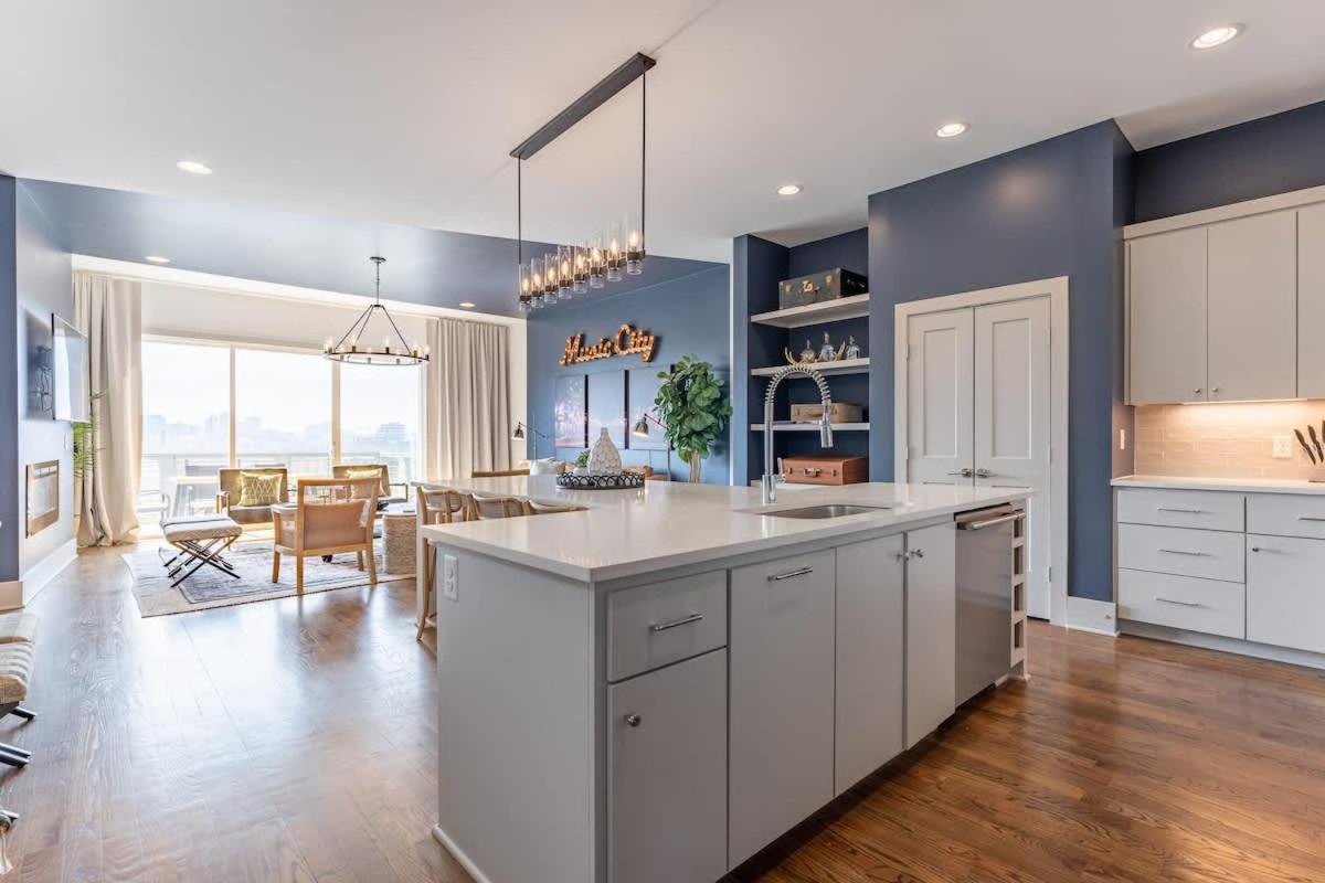 The Broadway Lounge by Stay Local Nashville - 3