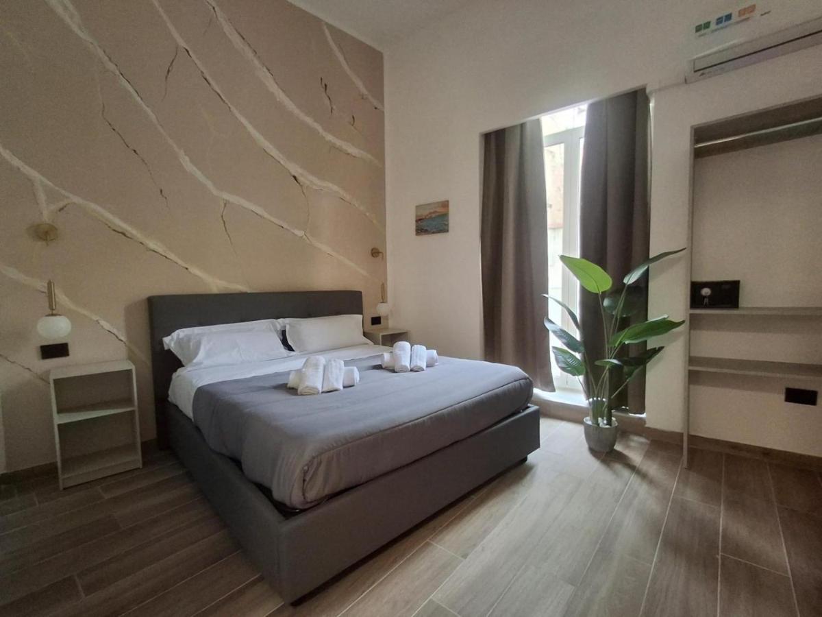 Palace Ecce Hom0 - 3