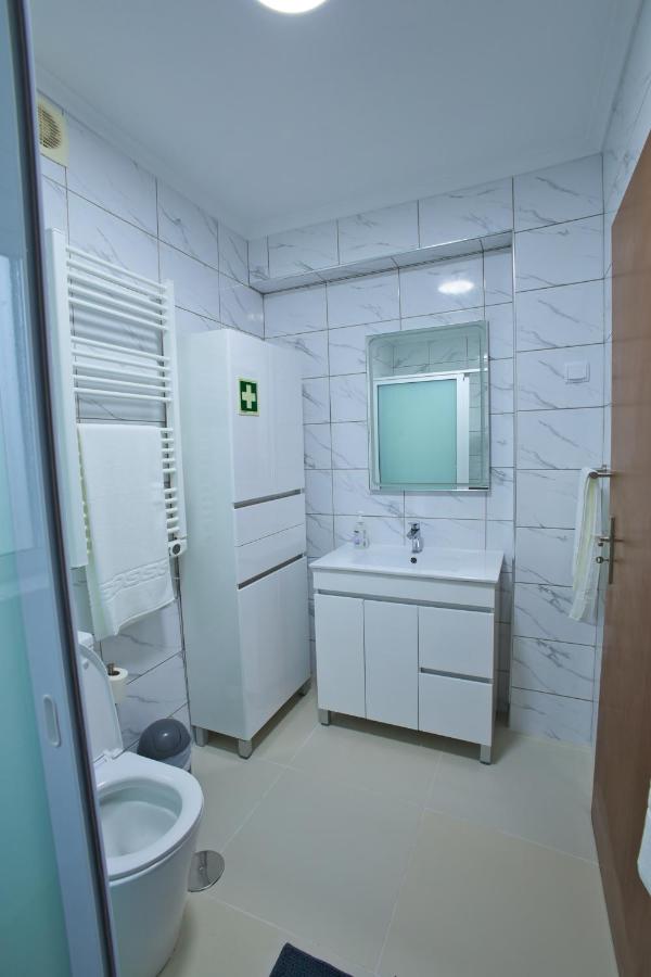 Ocean Whisper Apartment - 2