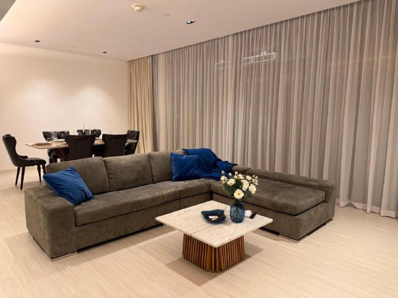 Luxury Bluewaters Residence - 4