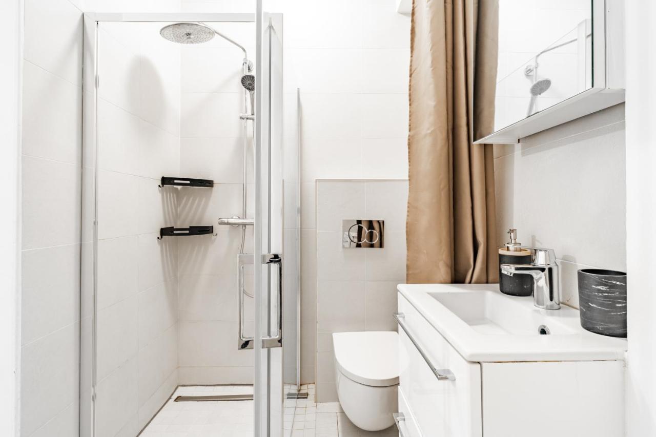 Charming & Cozy Apartment Near the Eiffel Tower - 3