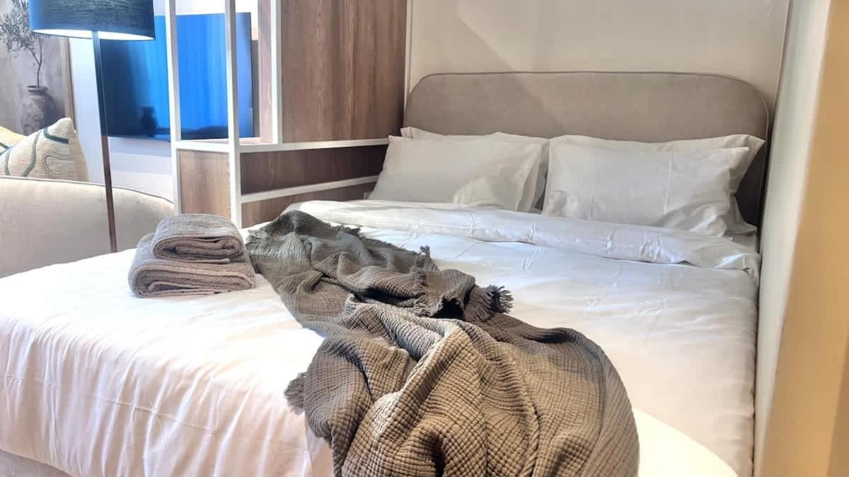 Golden Sunset Studio - Rooftop Pool & BBQ - 5