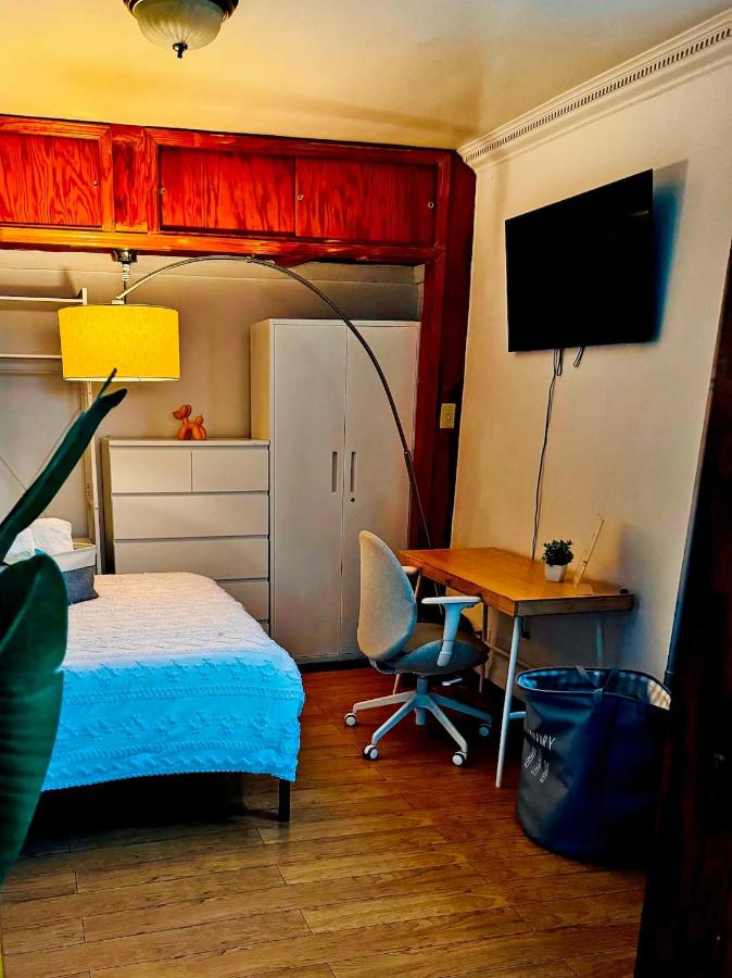 Private Studio Near NYC - Easy Commute & Workspace