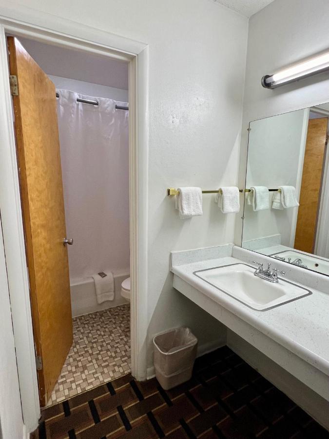 Village Inn Motel — photo 19