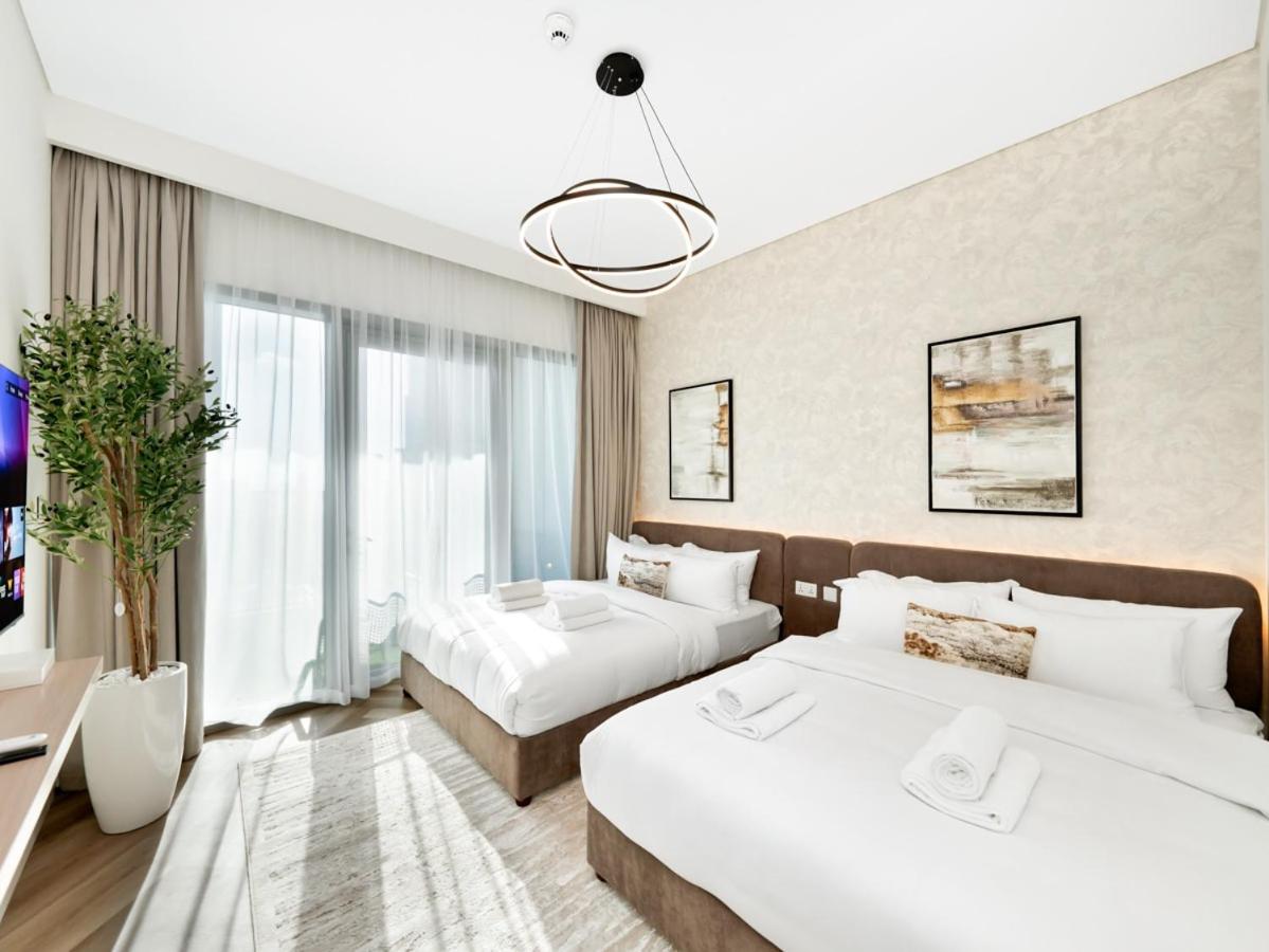 RoyalVista 23 - 4BR with Foosball & PS5 at Downtown Views II - Burj Khalifa View - 2