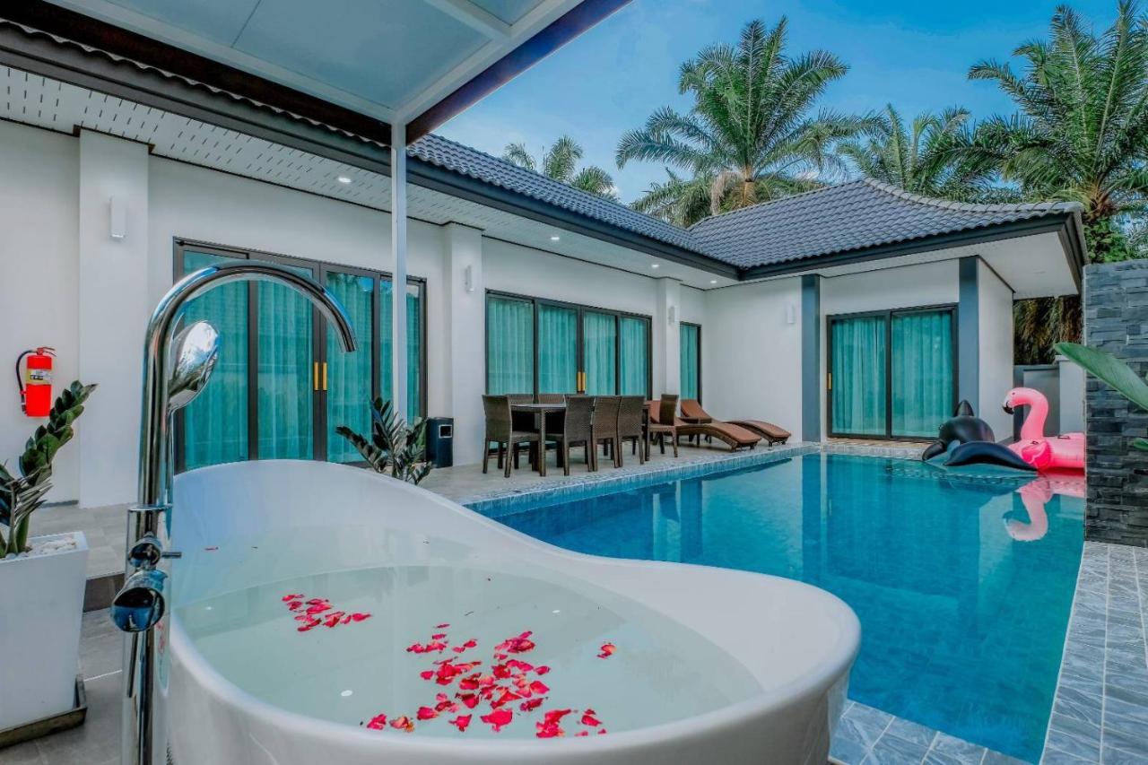 วิลล่าใน Ao Nang Yoona Luxury Pool Villa