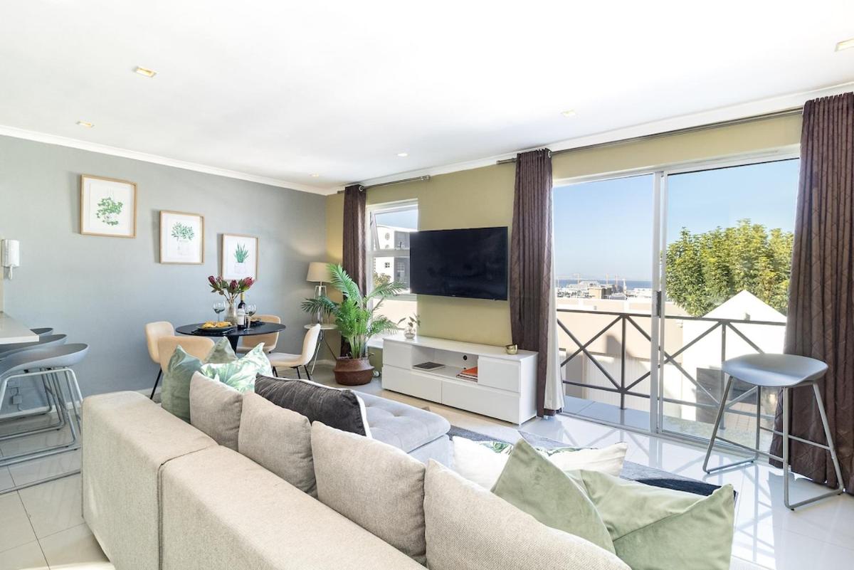 The Fabulous Four, this Condo has it all! - 3