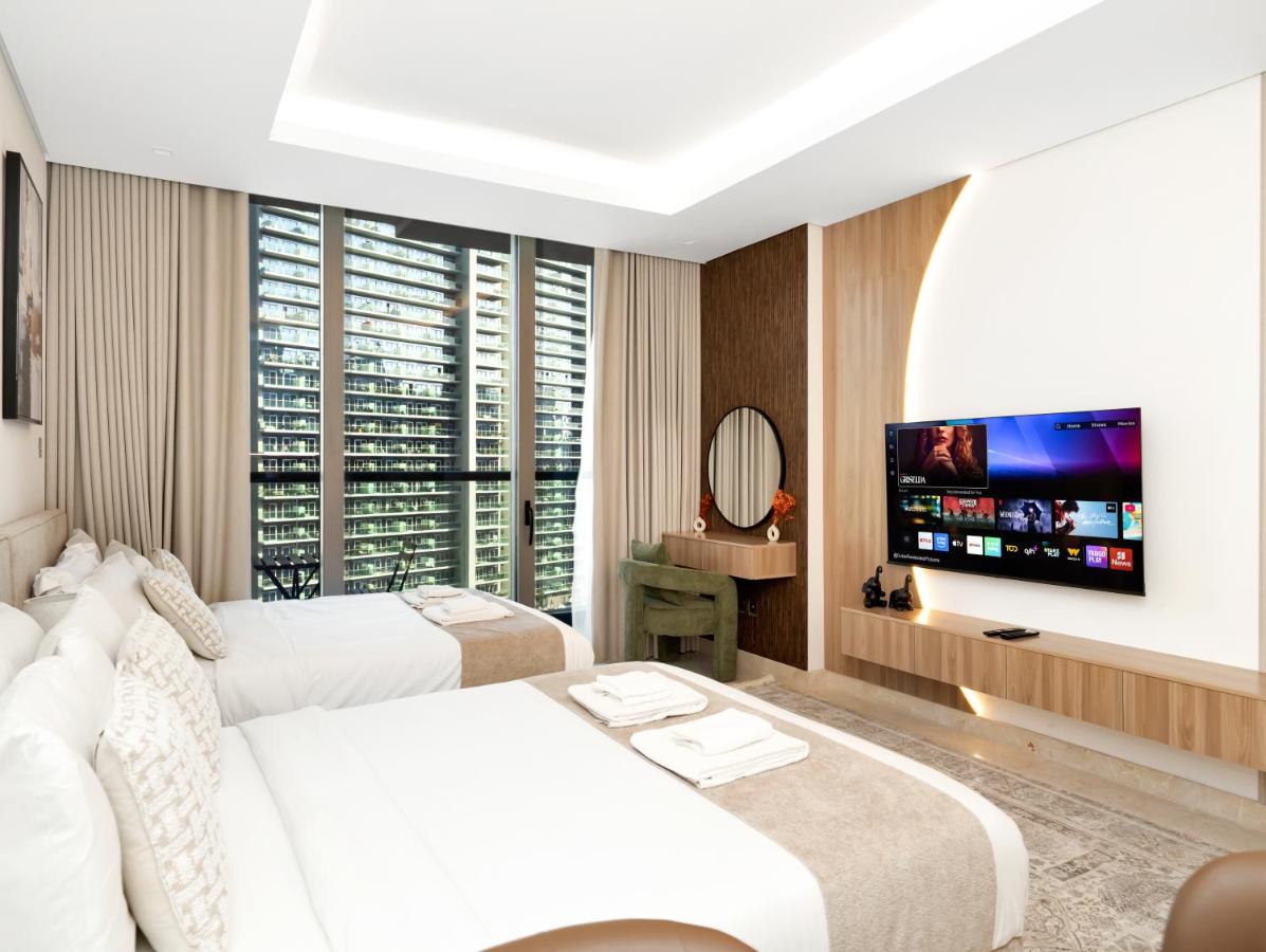 Large modern STUDIO in STERLING DOWNTOWN I DUBAI MALL I Sleeps 4 I Amazing Balcony - 4