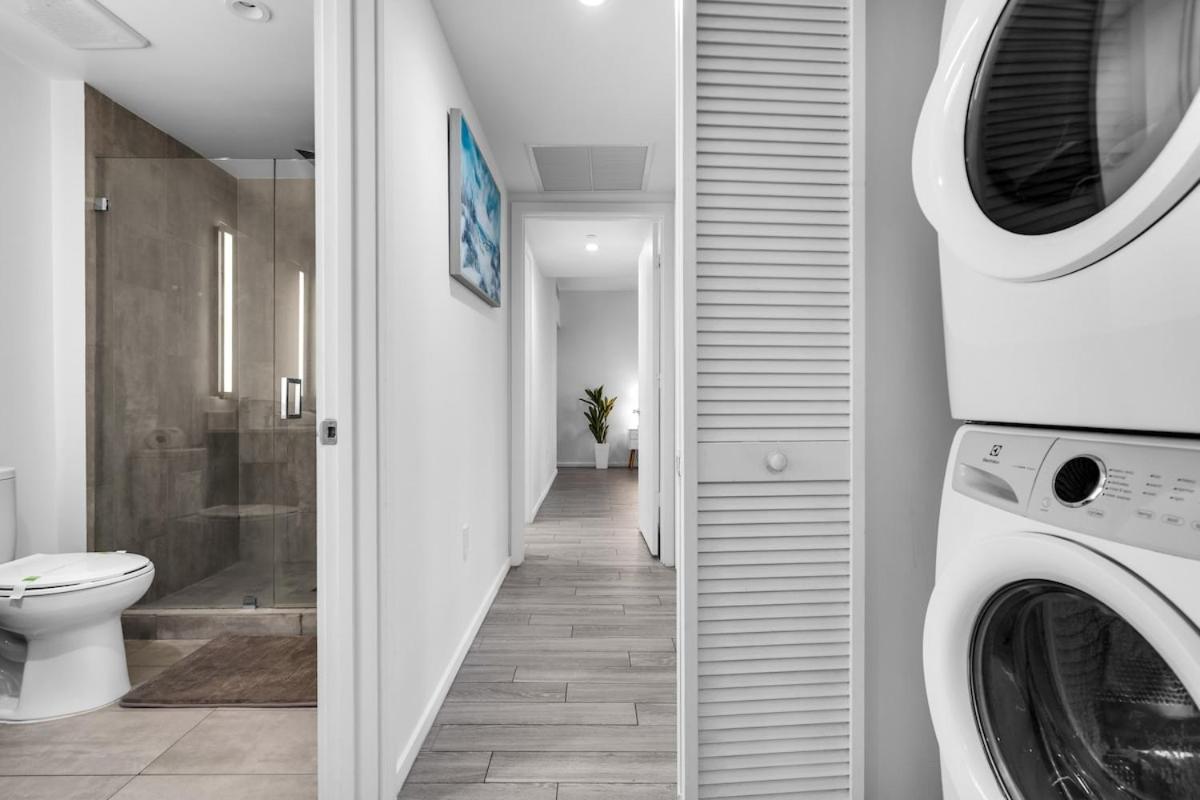 Best Location 2 bedrooms 2 bathrooms - 3