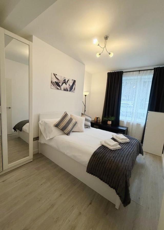 Modern 2BR Flat - Walk to London Bridge & Borough Market