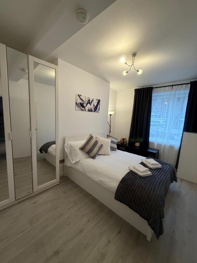 Modern 2BR Flat - Walk to London Bridge & Borough Market - 4