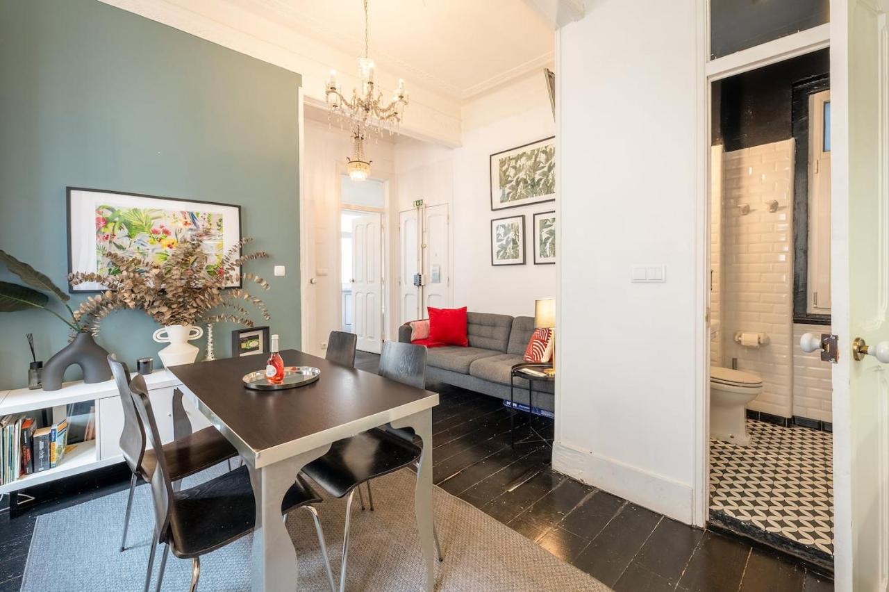 Boutique Apartment with Balcony in Bairro Alto - 4