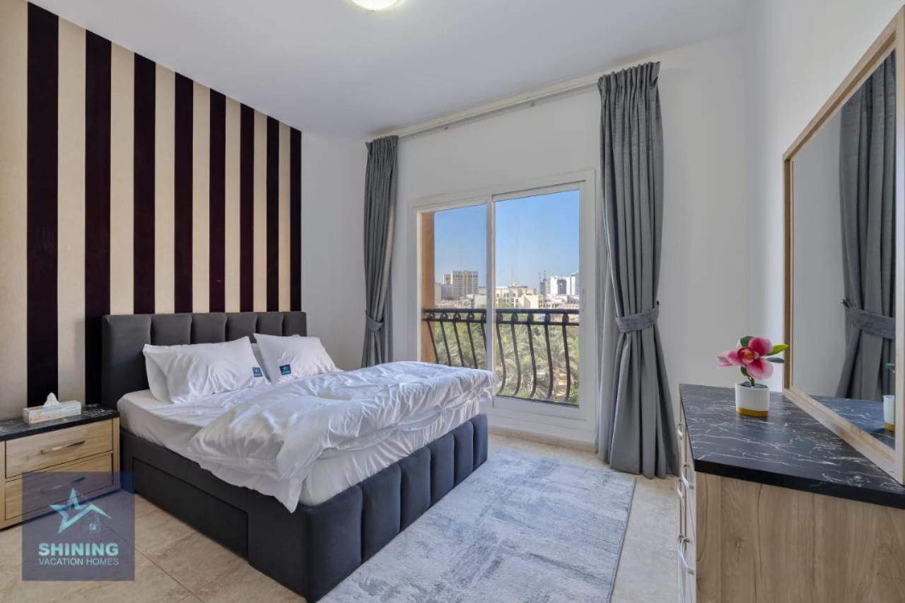 Cozy 1BR Apartment JVC Near Circle Mall Jumeirah Village Circle - 2