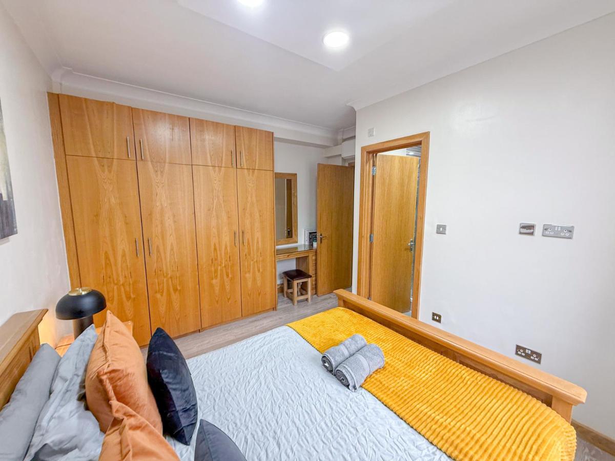 Spacious 4-Bedroom 2-Bathroom Apt in Paddington with AC near Edgware Road & Hyde Park by NourNest Apartments - 5